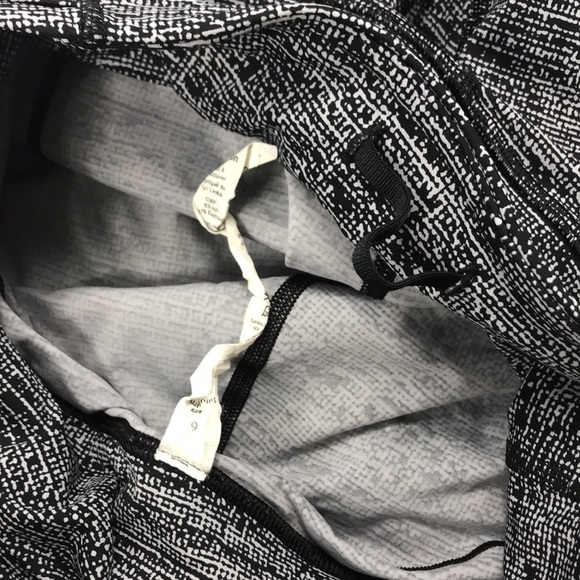 Lululemon Fast & Free Crop II *Nulux 19"
Twillines Ice Grey Black - Picture 5 of 7